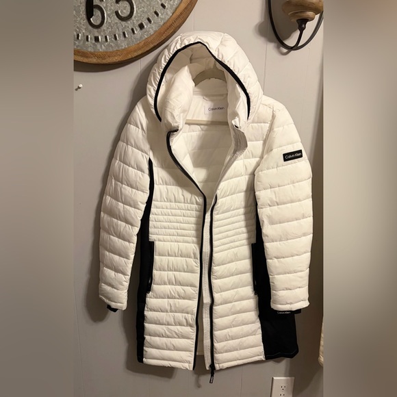 Calvin Klein Jackets & Blazers - Calvin Klein White with Black Accent Quilted Jacket Midi